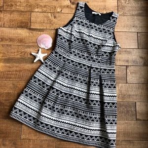 🍀 Black and White Pattern Dress from YA LA